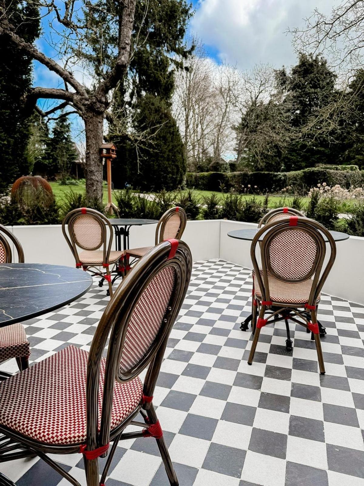 Villa V Petit Hotel Valkenburg aan de Geul ภายนอก รูปภาพ